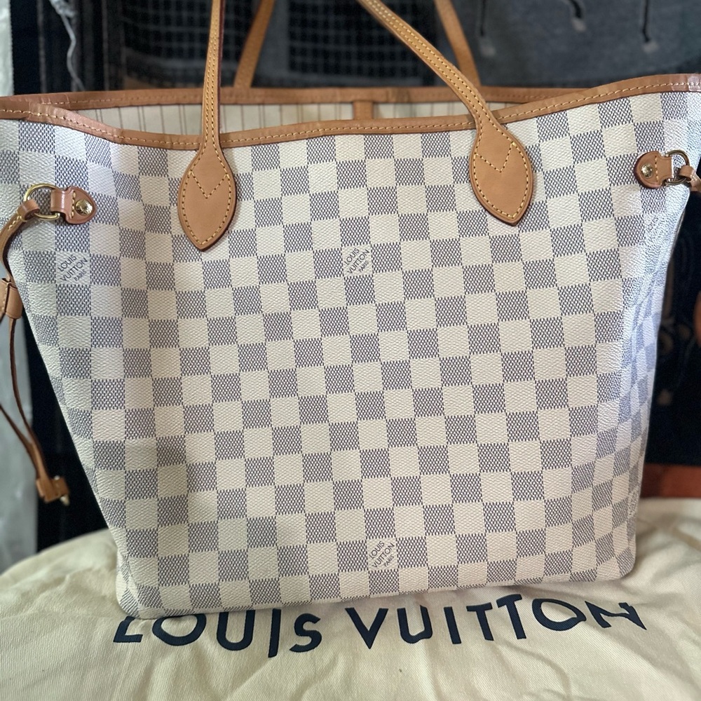 Louis Vuitton Damier Azur Tote - White and Tan